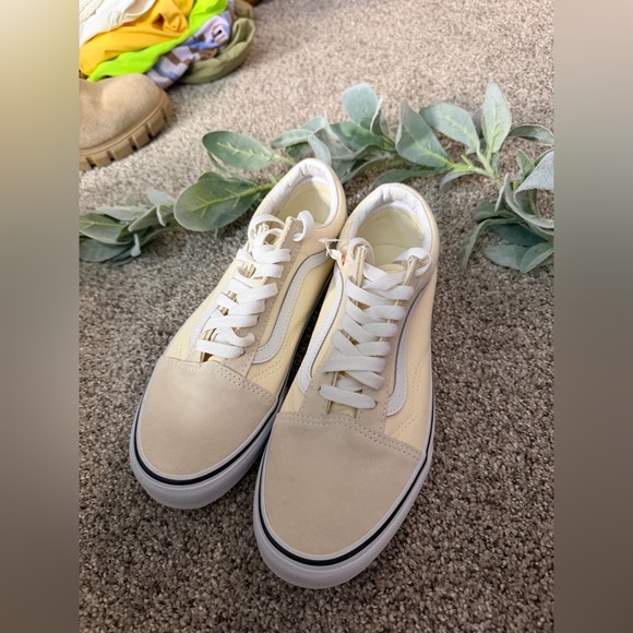 NWT Vans Old Skool Sneakers Shoes Size 8 - Picture 2 of 9